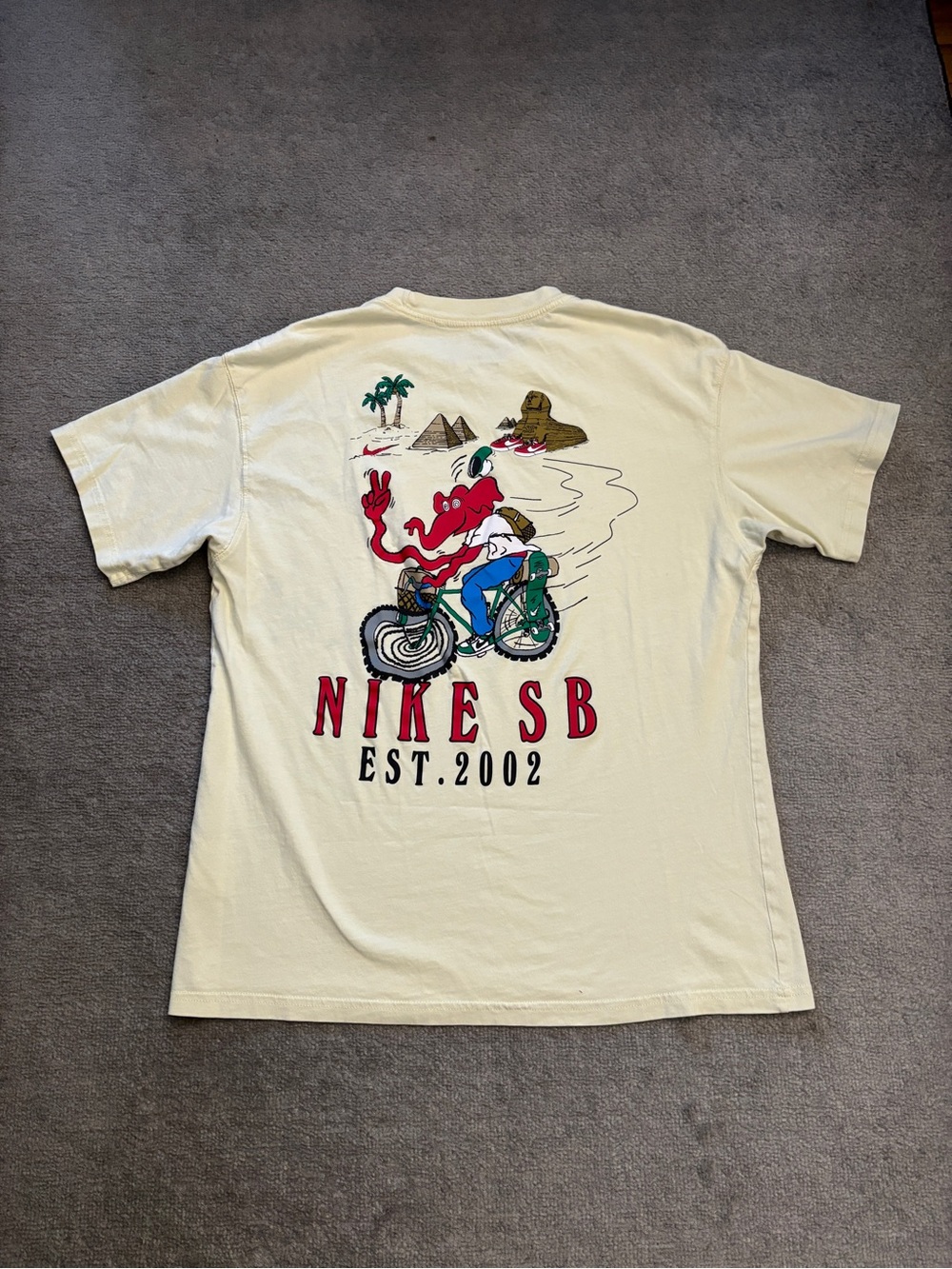 Nike SB Men's T-Shirt Sphinx Bike Pale Vanilla Yellow Alabaster RARE Men’s